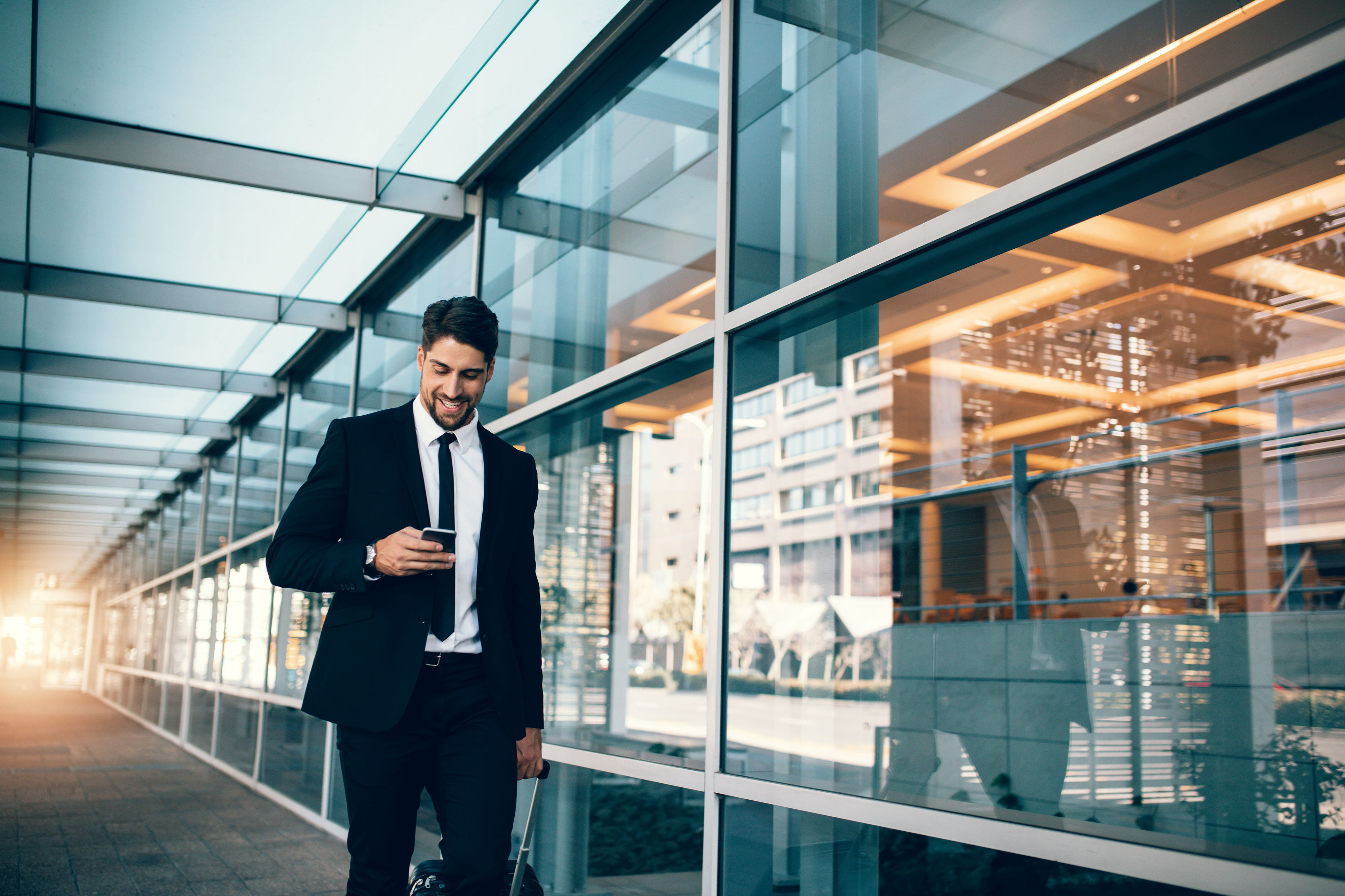 The Four Most Critical Reasons Why Native Apps Don’t Work for Expense Management
