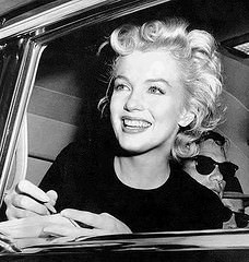 What Did Marilyn Monroe Wear When Traveling With Her Boss?